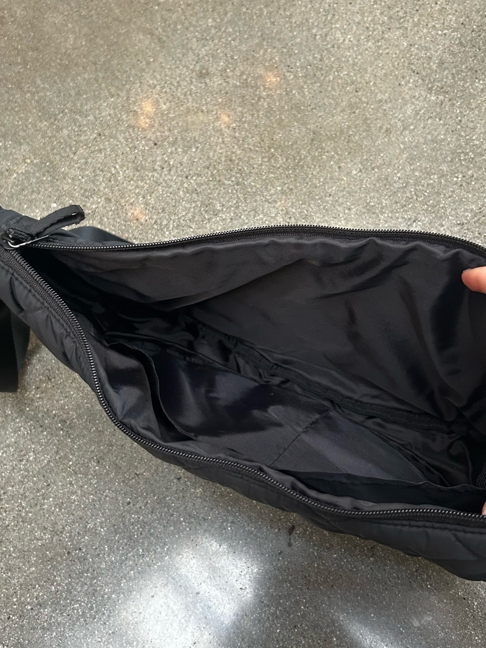 Uniqlo bag bundle!! - Picture 2 of 9
